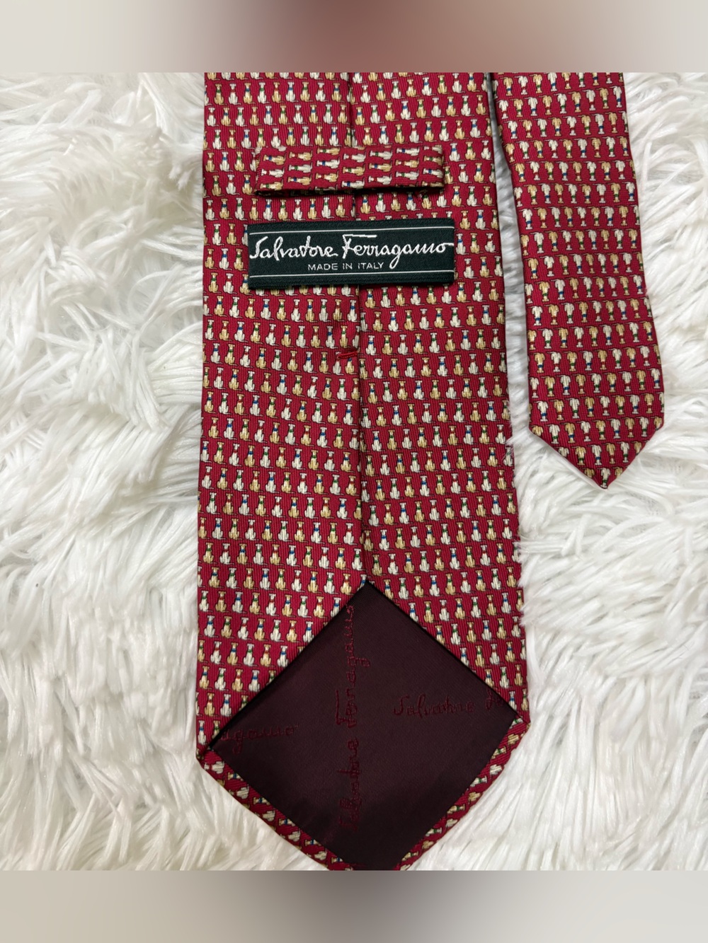 Salvatore Ferragamo Red Silk Tie with Gold-Cream Micro Pattern - Picture 4 of 9